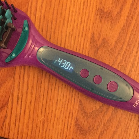 Bed Head Smooth Operator Straightening Heat Brush - Picture 2 of 3